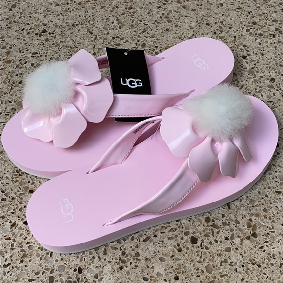 UGG Other - 💐HOST PICK 🌻🌷Ugg faux patent leather flip flops